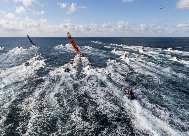 ARRIVÉE EN MER DU VAINQUEUR DU VENDÉE GLOBE – AVEC LA COMPAGNIE VENDÉENNE