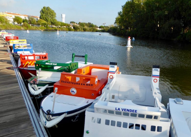 VENEZ NAVIGUER EN FAMILLE EN BATEAU ÉLECTRIQUE – LES P’TITS MOUSSES